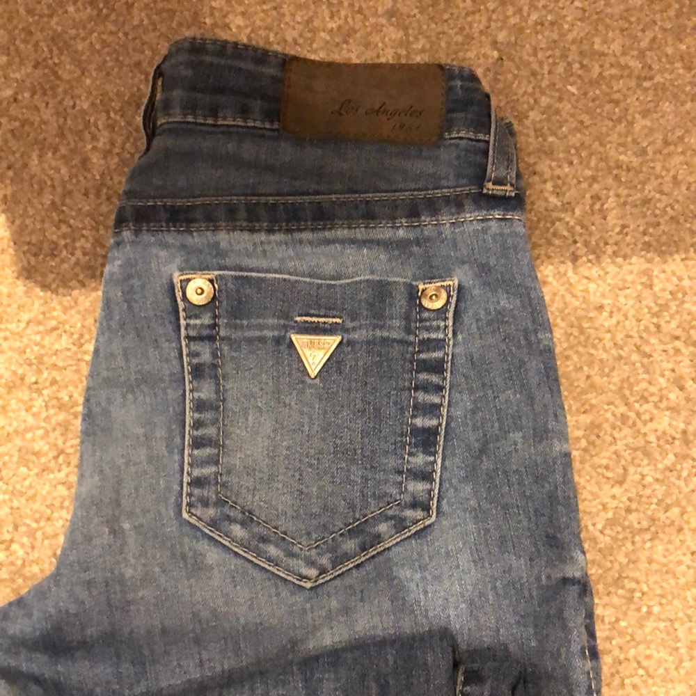 Guess style is los Angelas 1981 like new!